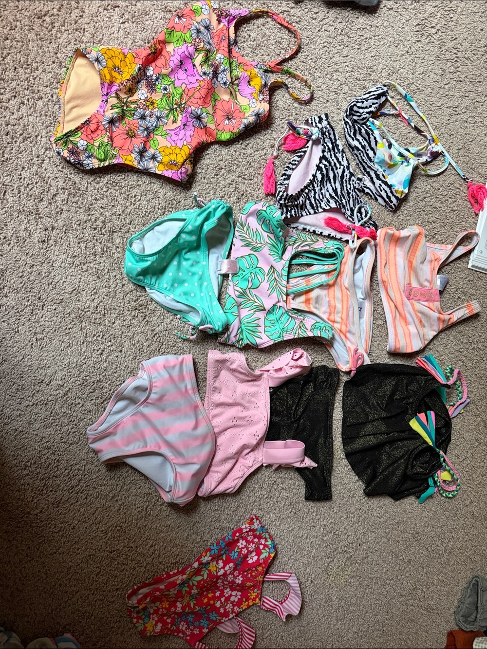 Bundle/lot 6 girls swimsuits plus 1 extra top